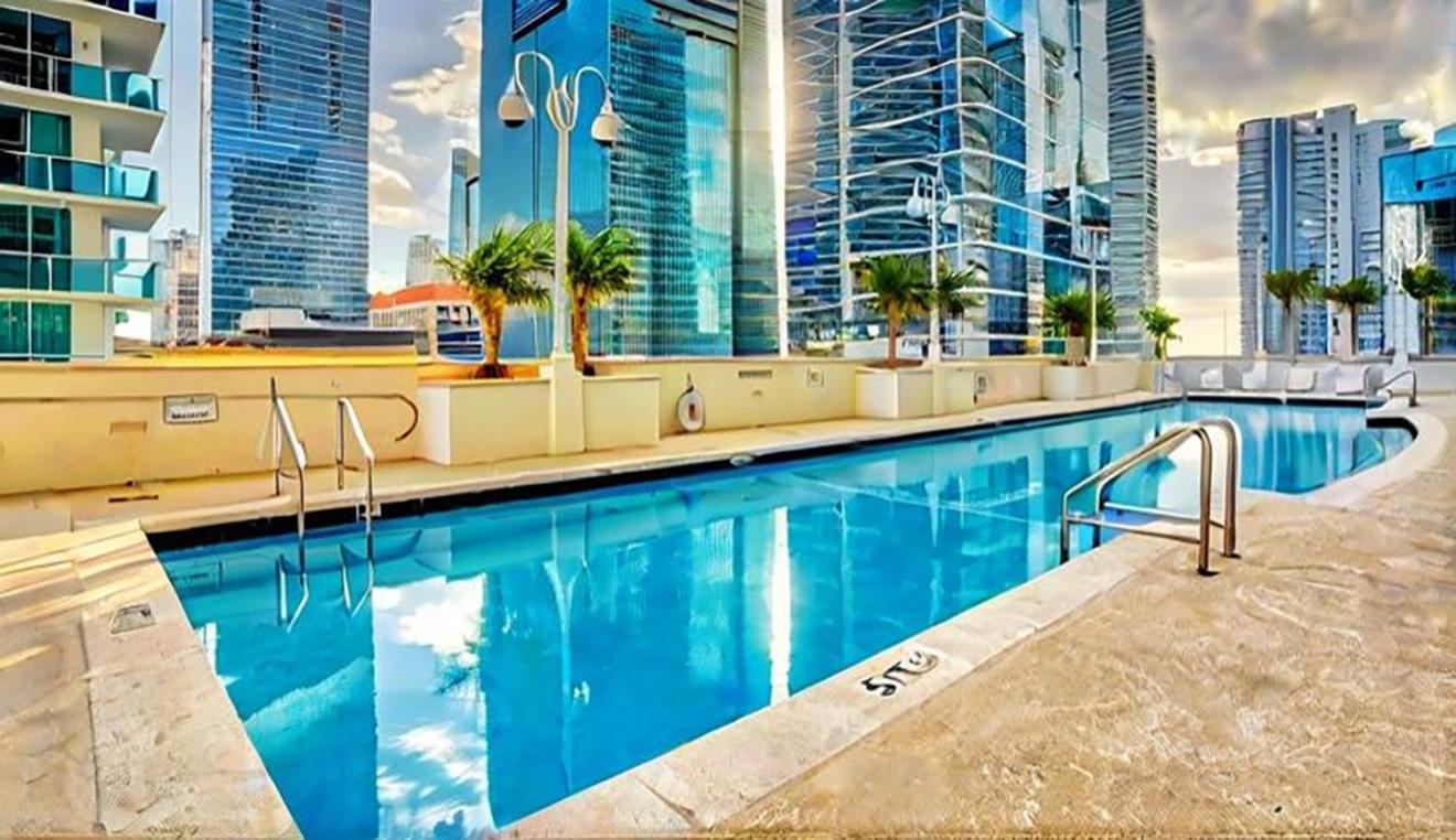 Elegant Centric Vibrant Pool Jacuzzi Free Parking Apartamento Miami Exterior foto