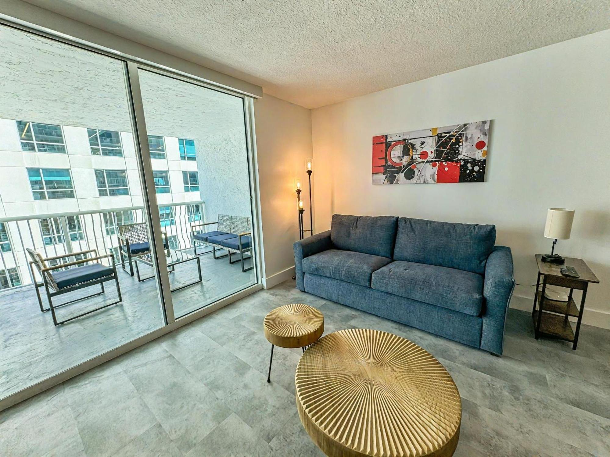 Elegant Centric Vibrant Pool Jacuzzi Free Parking Apartamento Miami Exterior foto