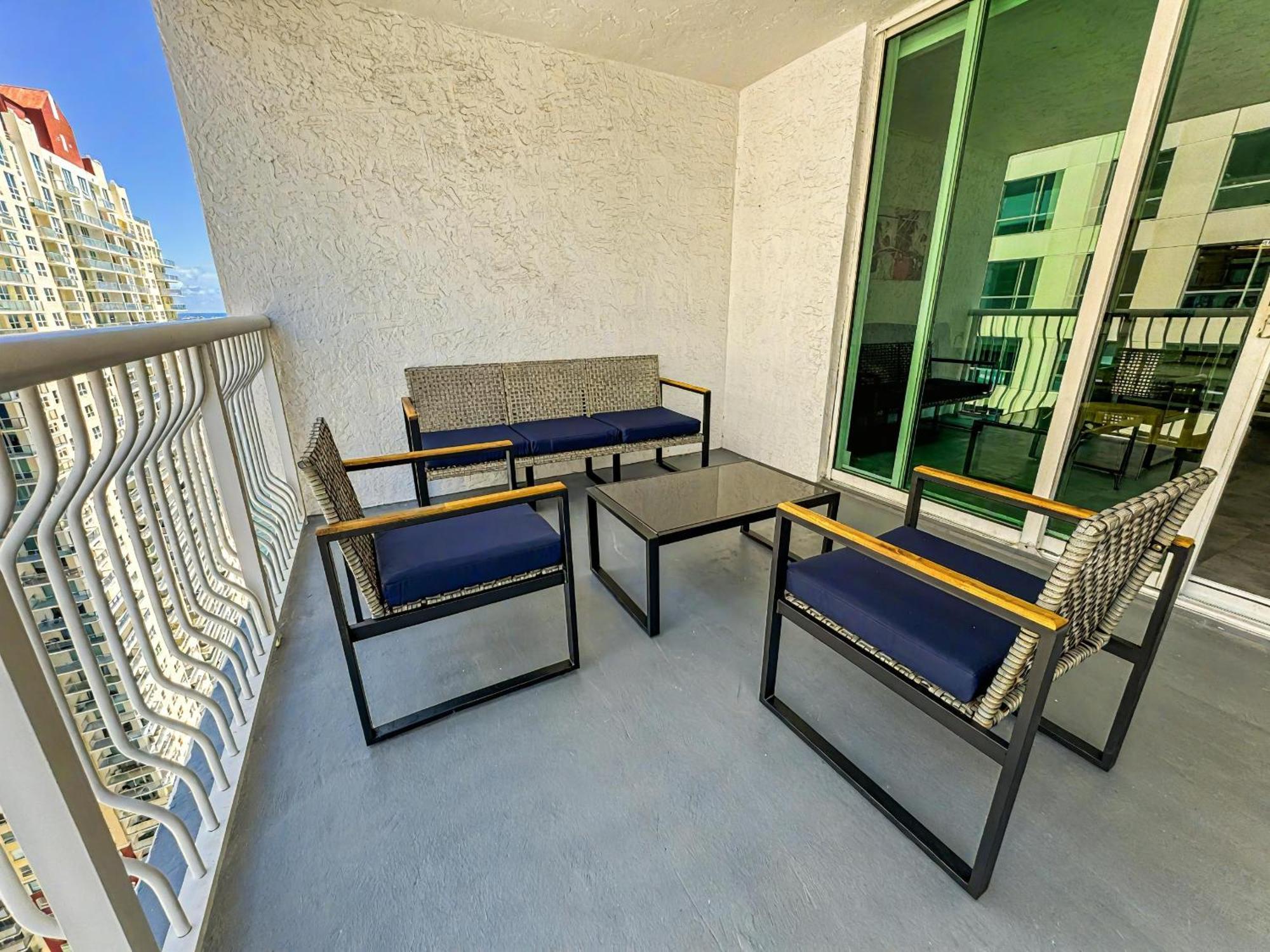 Elegant Centric Vibrant Pool Jacuzzi Free Parking Apartamento Miami Exterior foto