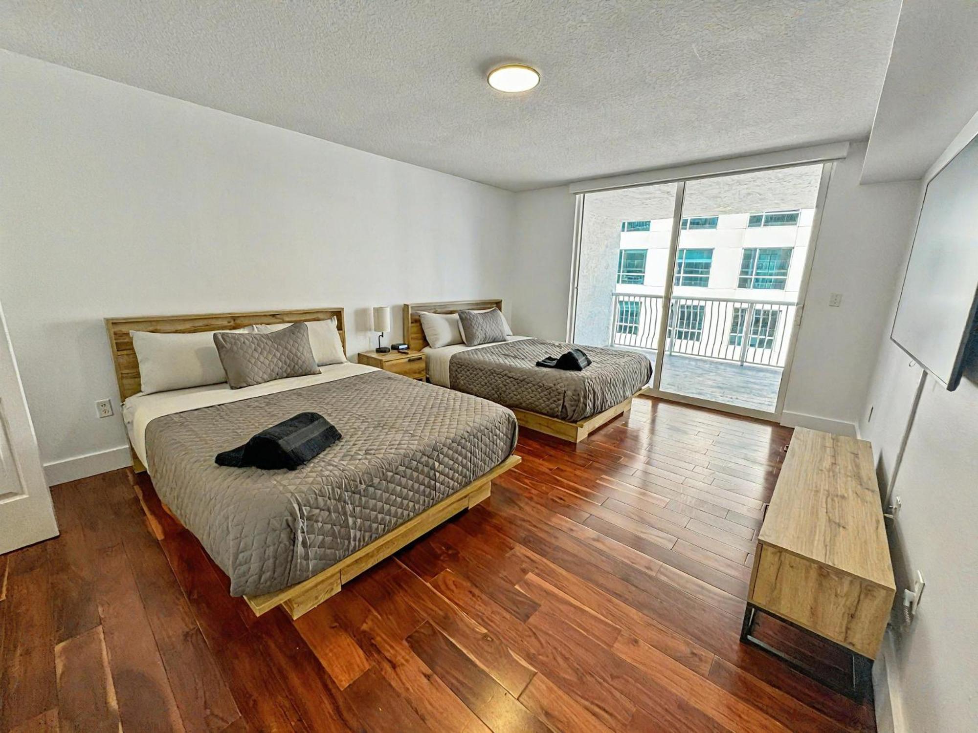 Elegant Centric Vibrant Pool Jacuzzi Free Parking Apartamento Miami Exterior foto
